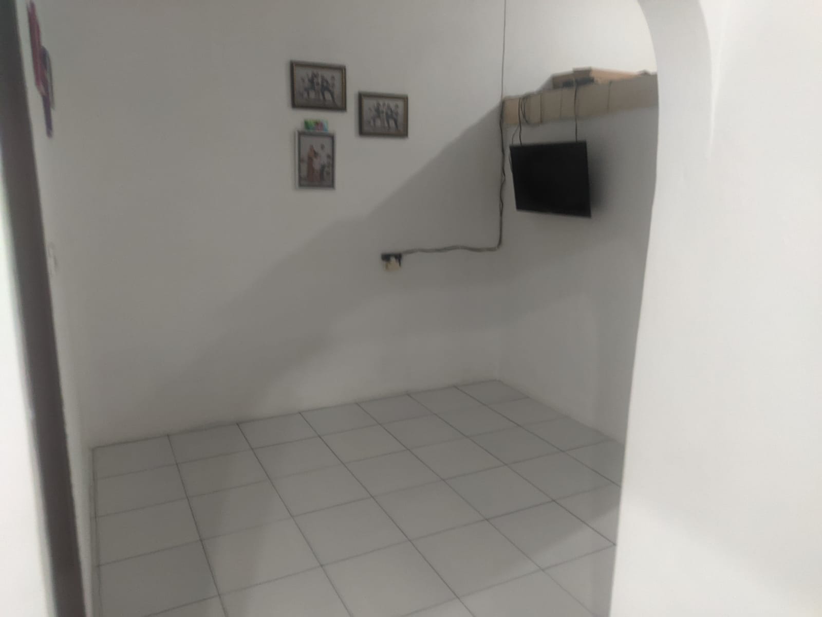 Kamar Tengah