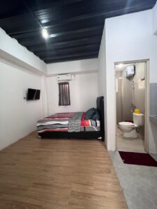 kamar madi dalam kost eklusif maguwoharjo jogja
