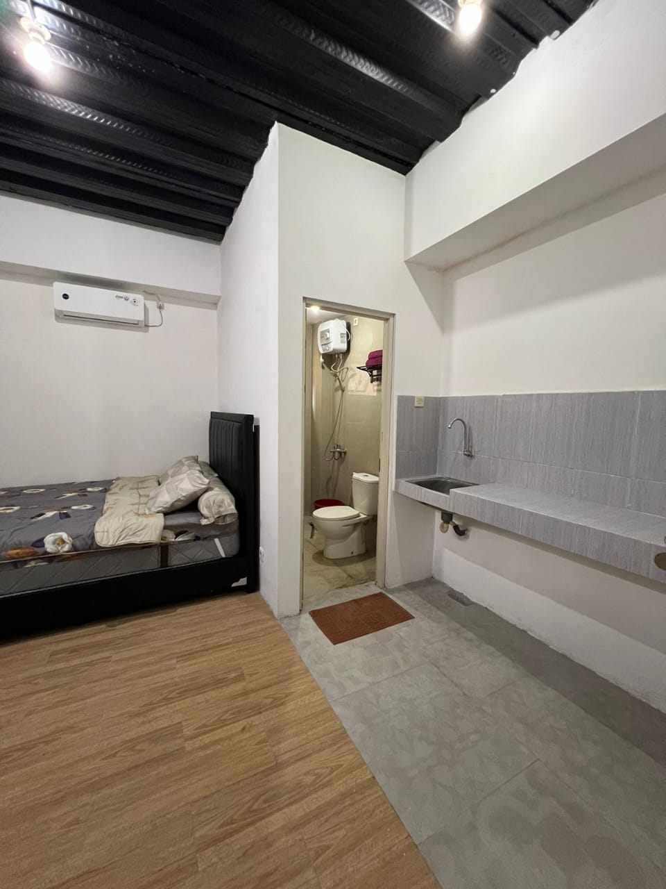 kamar mandi dalam kost eklusif maguwoharjo jogja